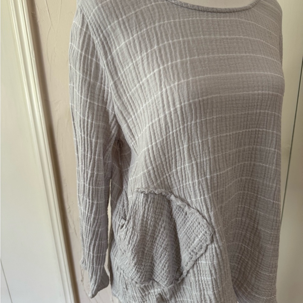 Habitat Clothes to Live in Light Gray Striped Long-Sleeve Women’s Top - Picture 6 of 16